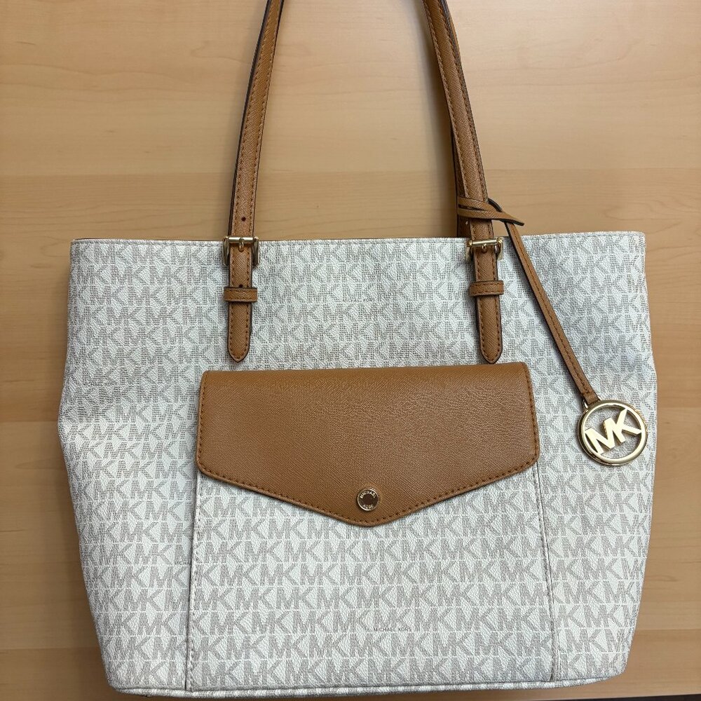 Michael Kors Jet Set Multifunction Logo Pocket Tote